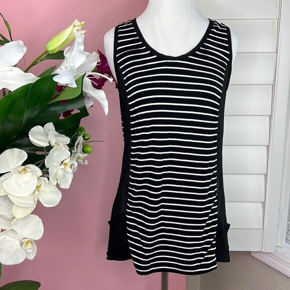 BCBGMaxAzria Women’s Black White Striped Sleeveless Tank Top - Picture 1 of 15